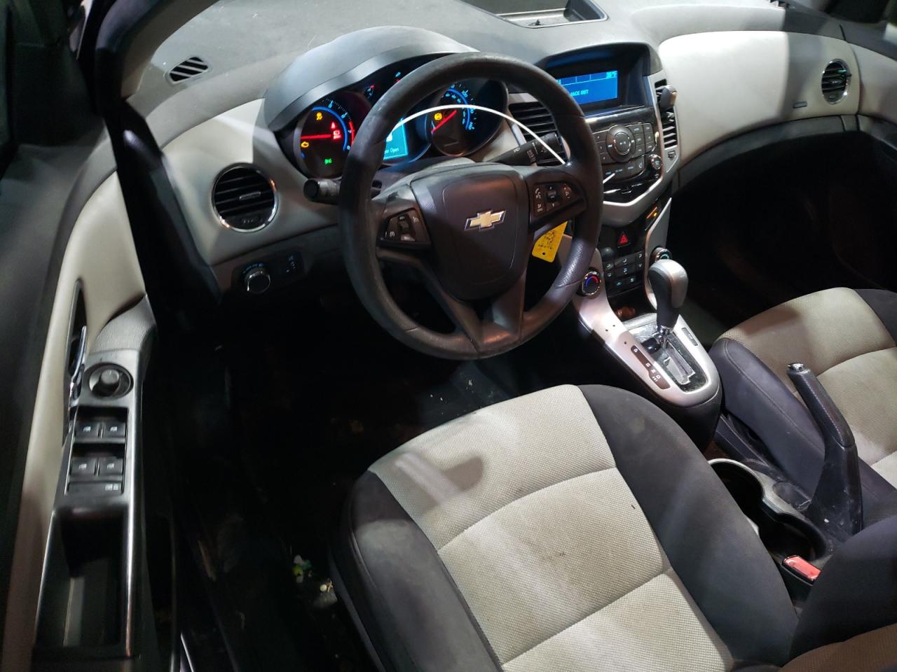 2013 Chevrolet Cruze - Image 8