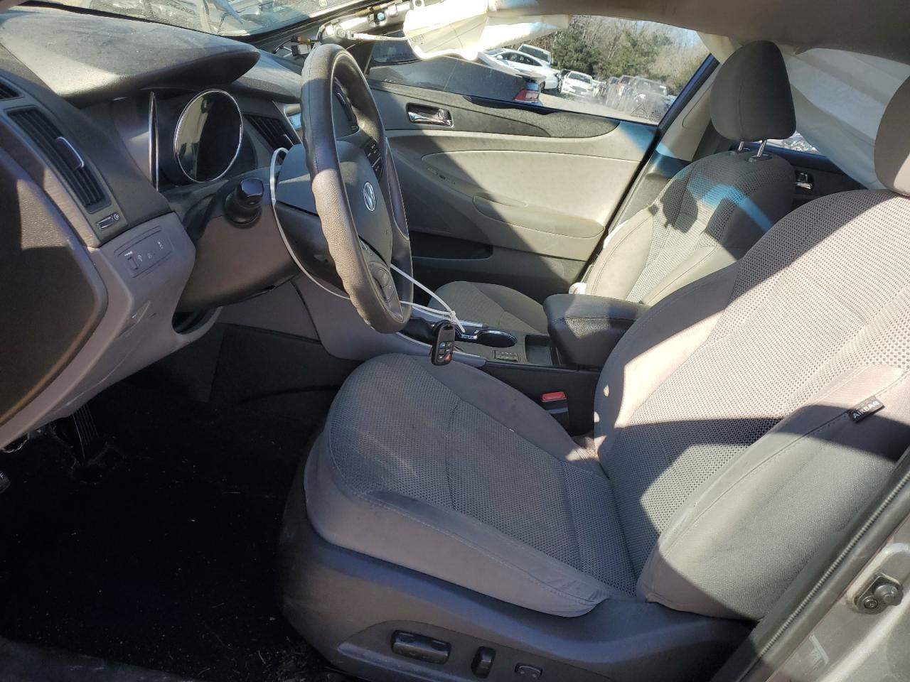 2013 Hyundai Sonata - Image 7