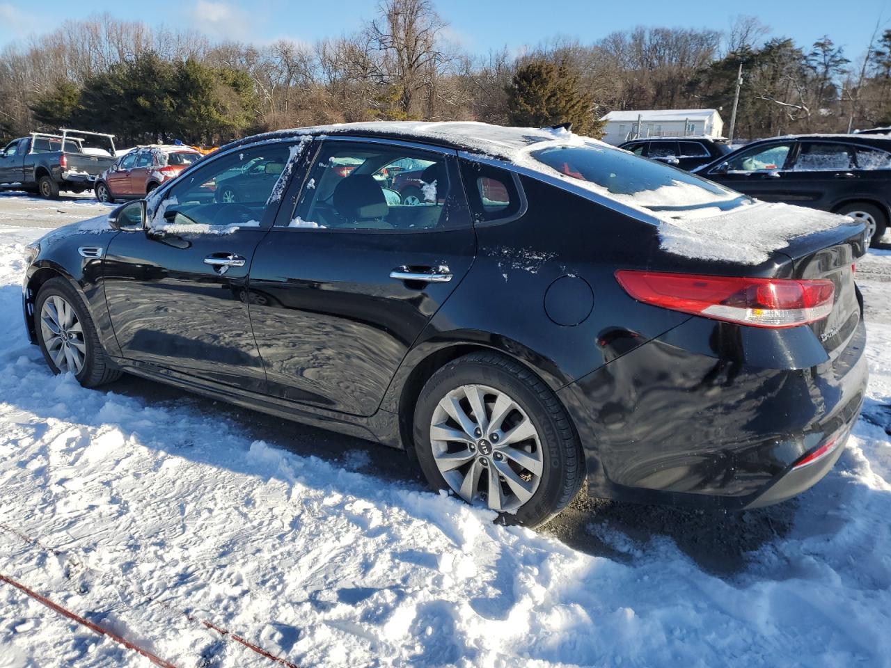 VIN 5XXGT4L37HG138745 2017 KIA OPTIMA no.2