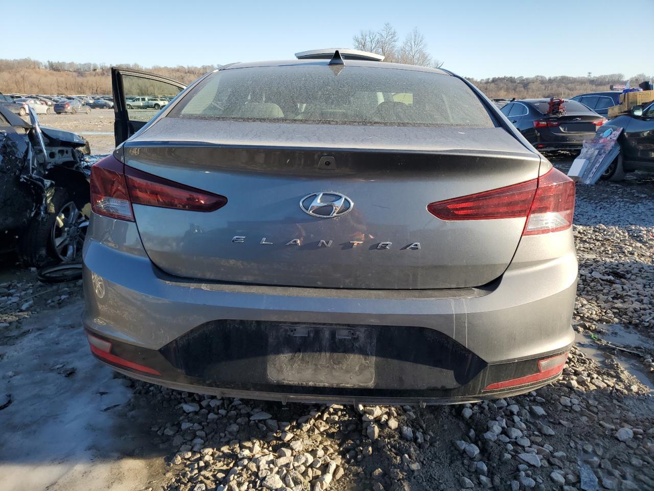 2020 Hyundai Elantra - Image 6