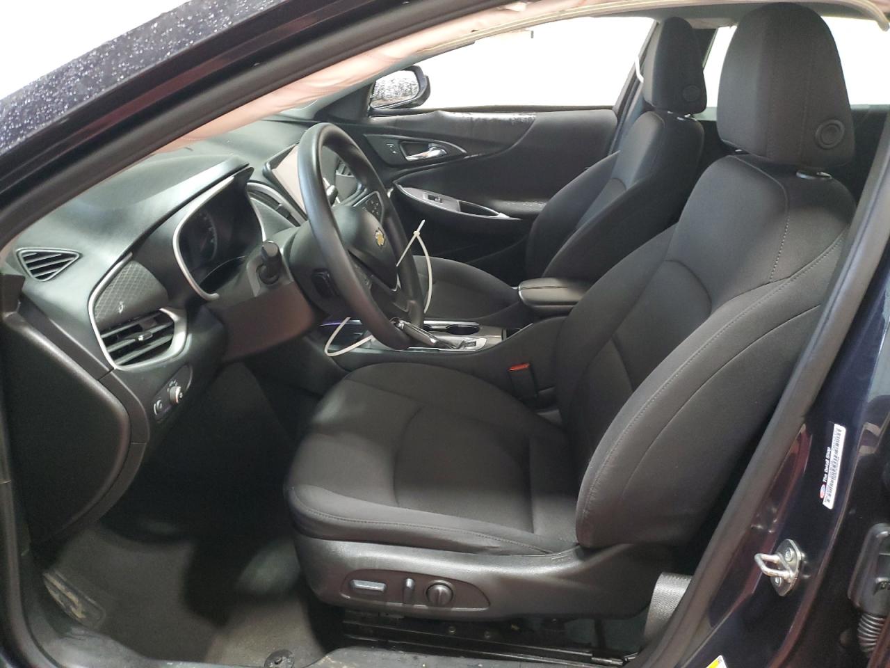 2022 Chevrolet Malibu - Image 7
