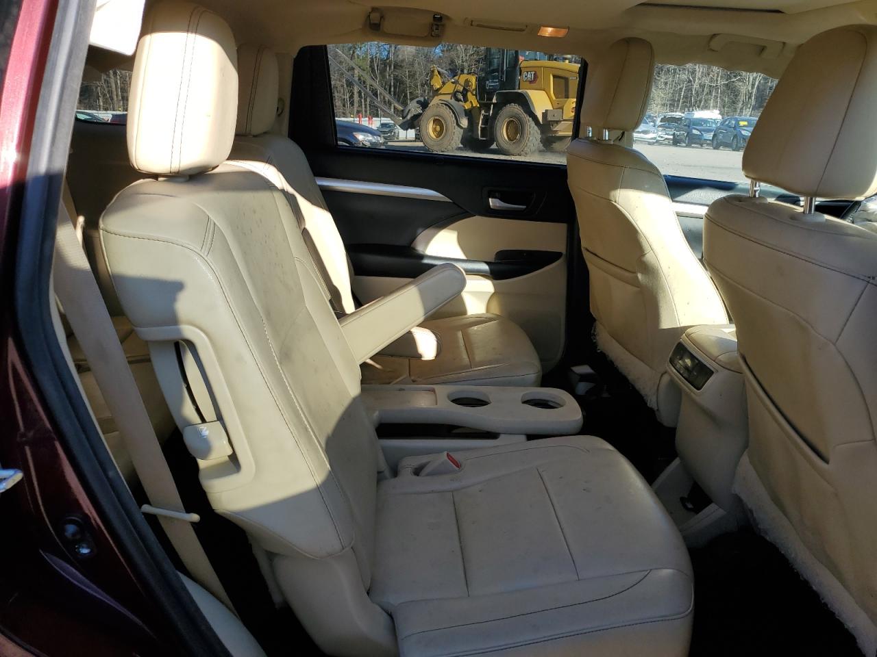 2017 Toyota Highlander - Image 11