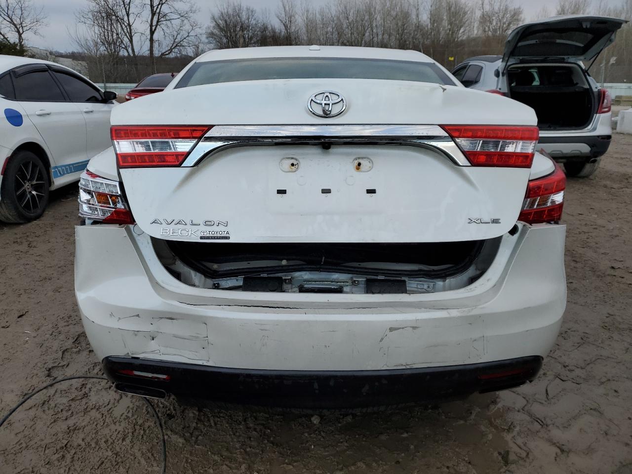2014 Toyota Avalon - Image 6