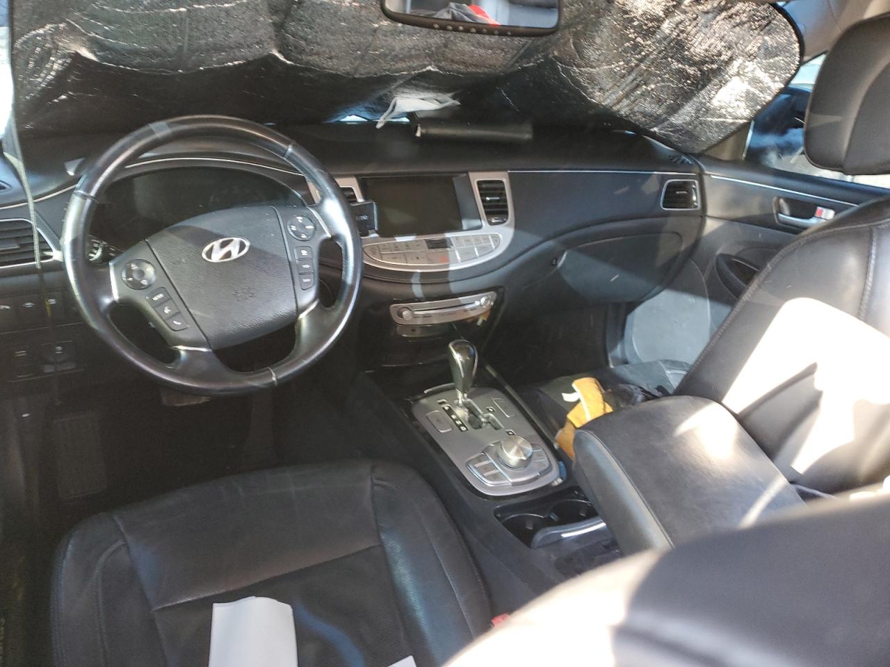 2012 Hyundai Genesis - Image 8