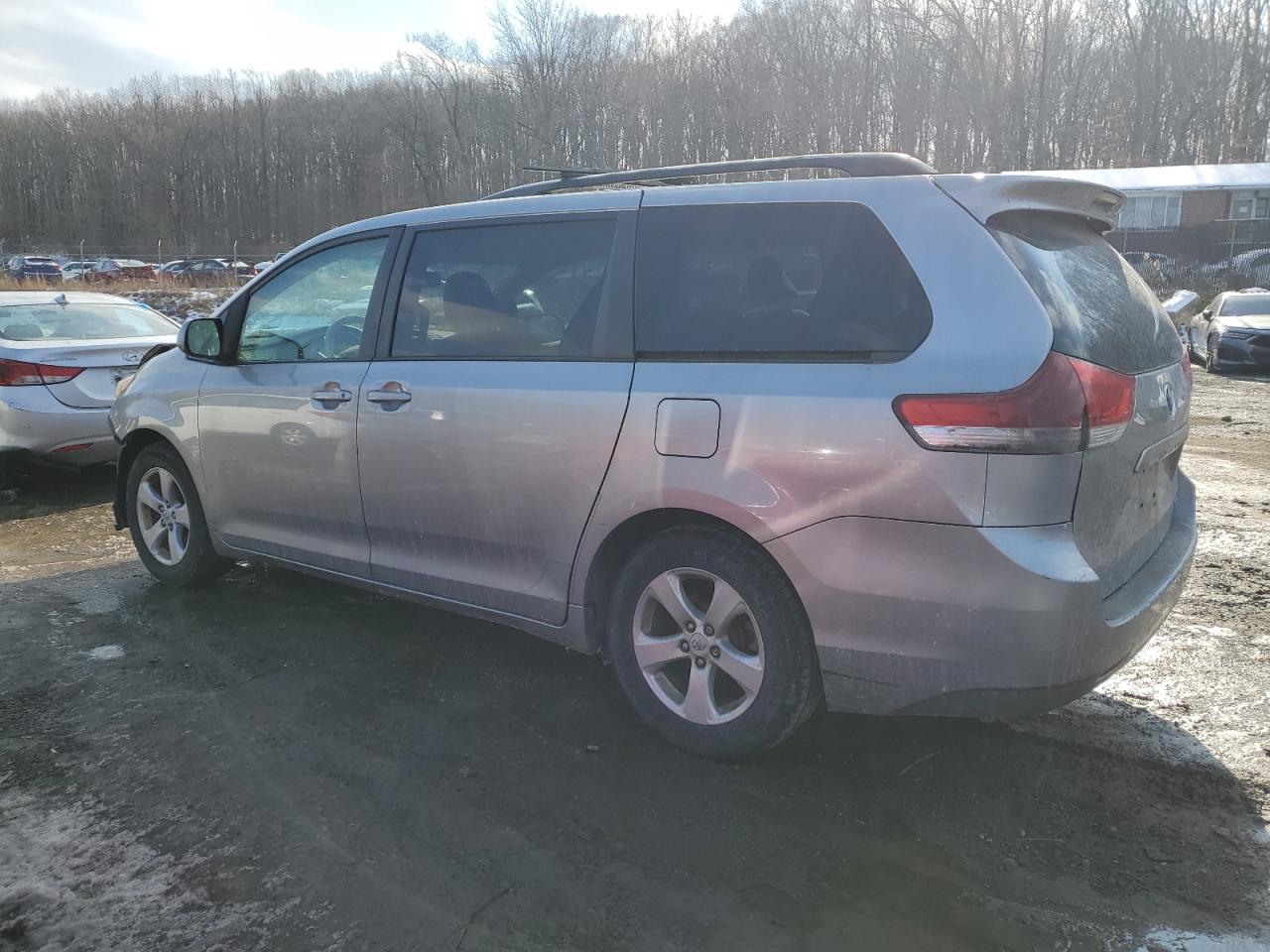 2011 Toyota Sienna - Image 2