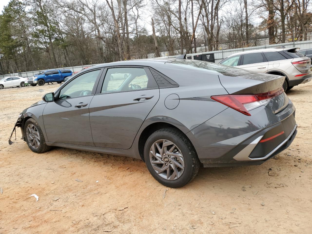 2024 Hyundai Elantra - Image 2