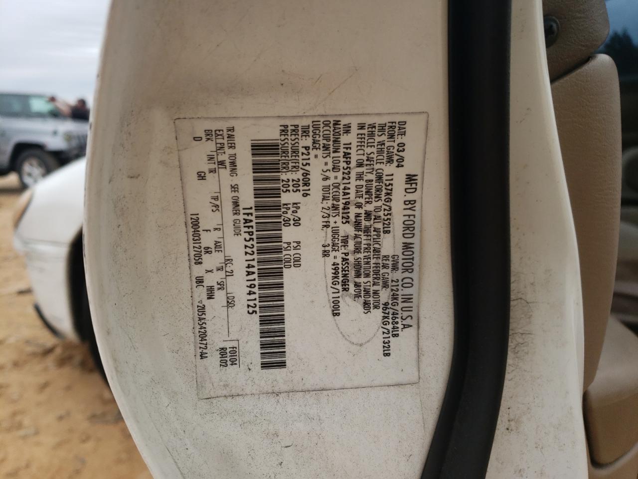 2004 Ford Taurus - Image 12