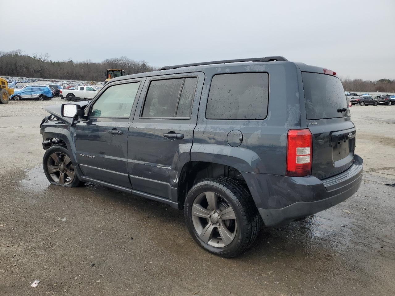 2015 Jeep Liberty (Patriot) - Image 2