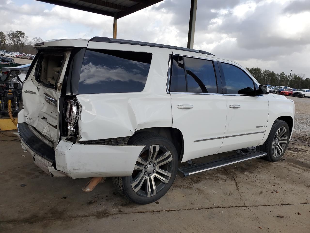 2017 GMC Yukon - Image 3