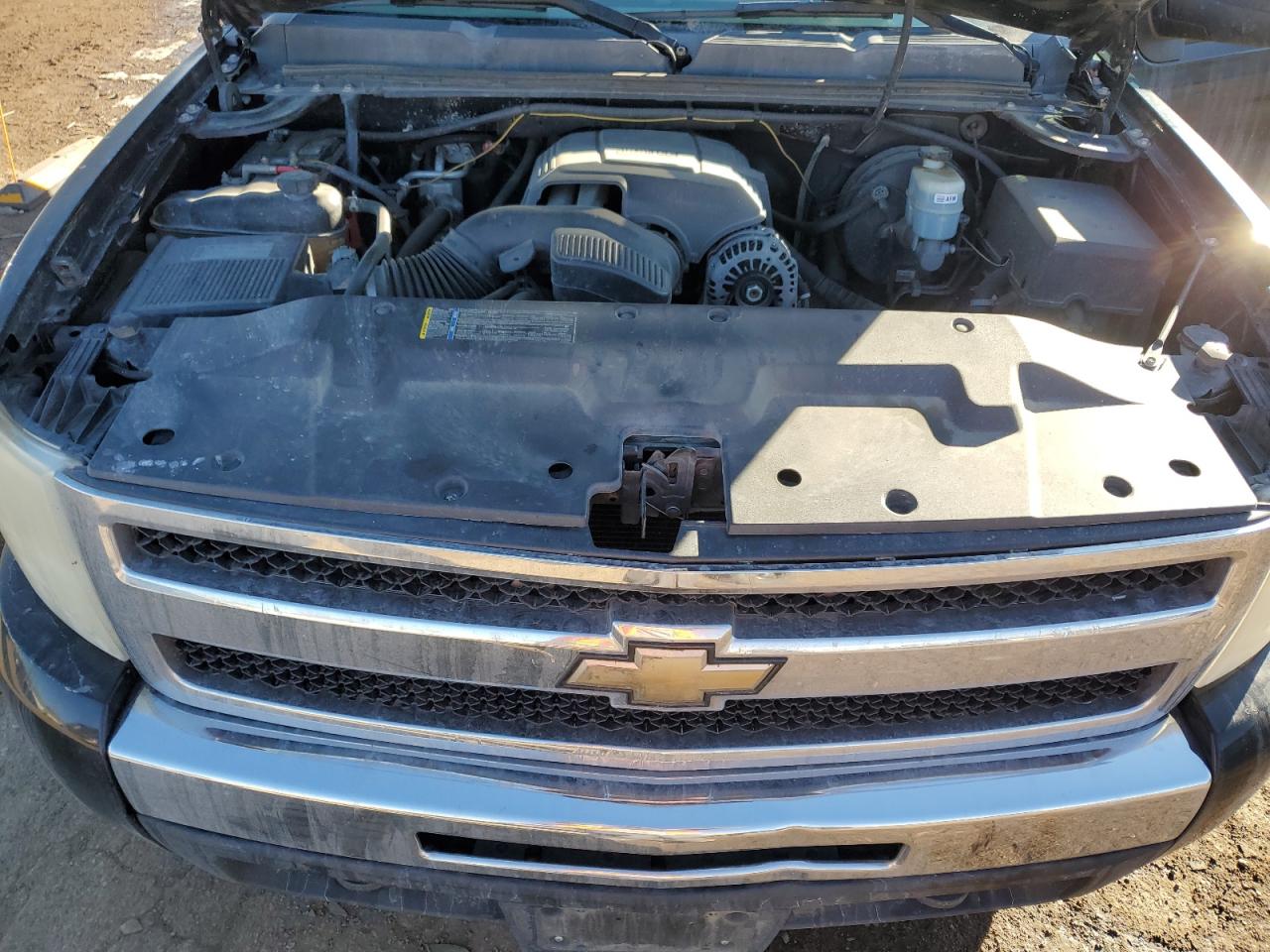 2010 Chevrolet Silverado - Image 11