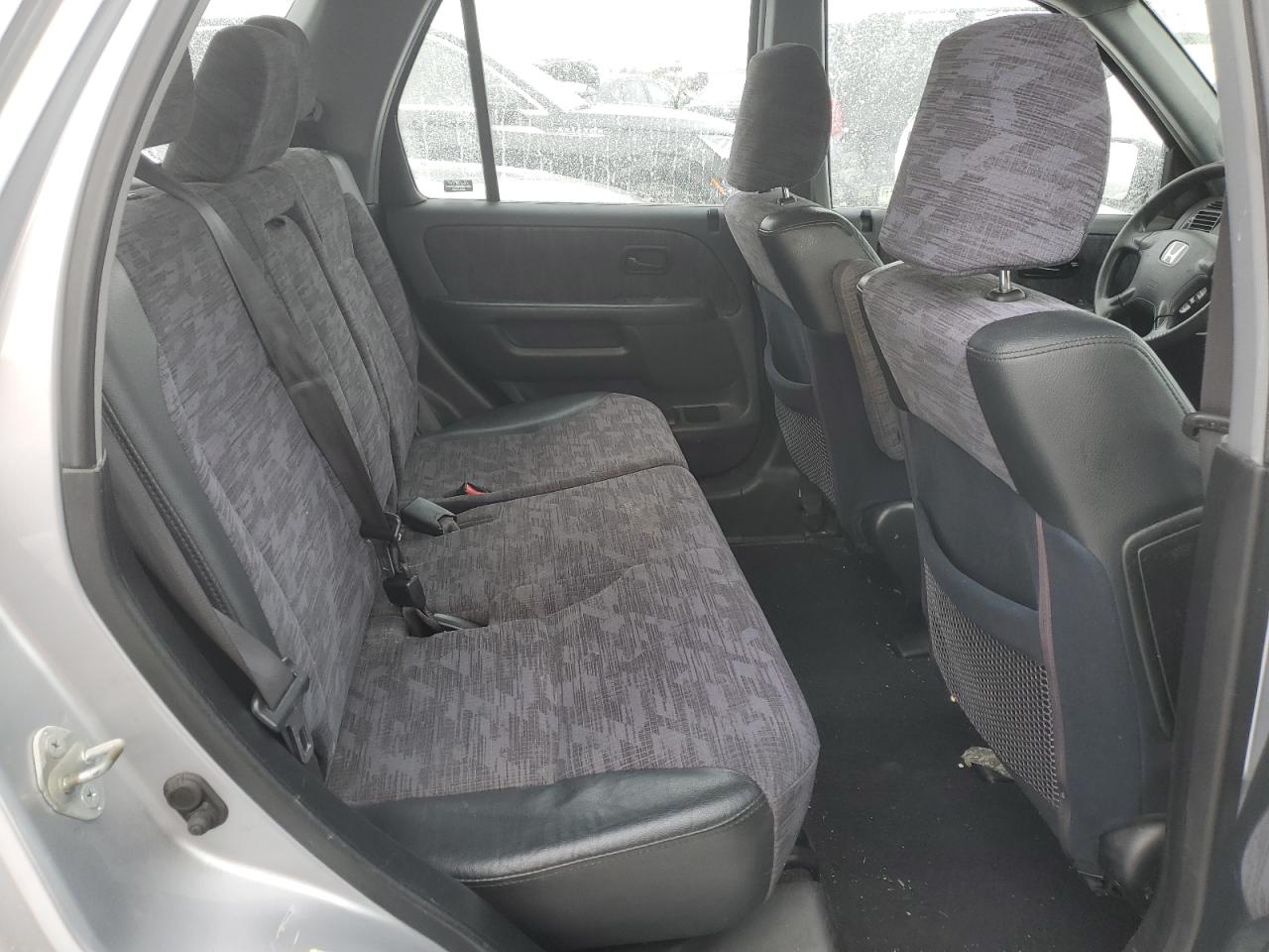2004 Honda CR-V - Image 10