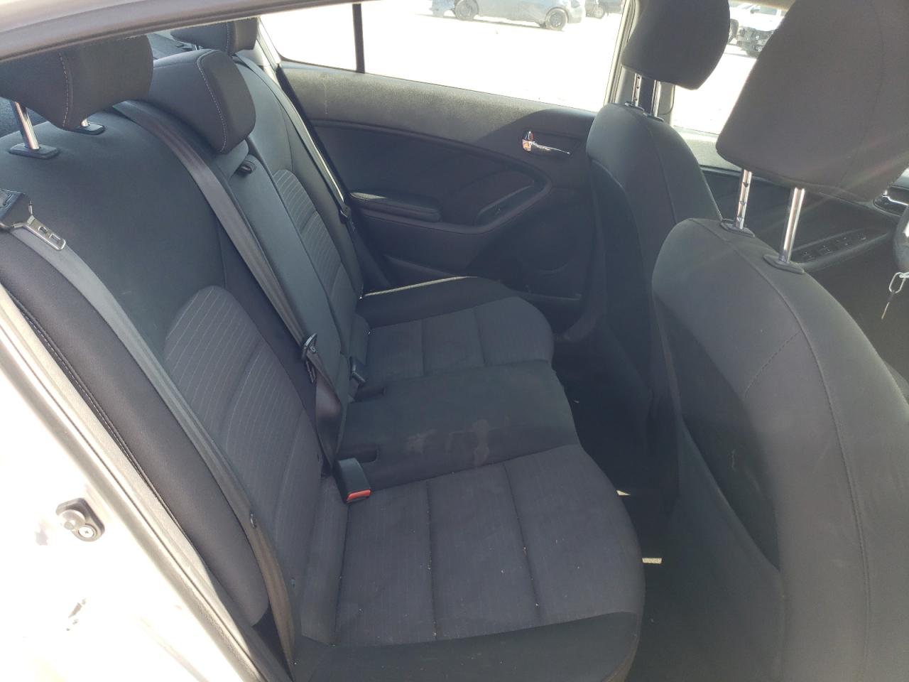2016 Kia Forte - Image 10
