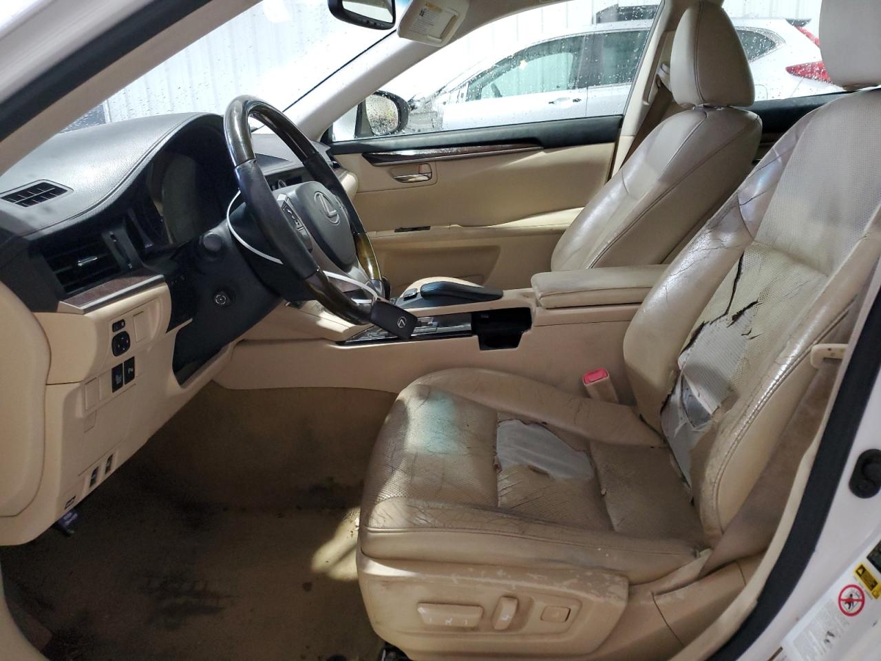 2013 Lexus ES - Image 7