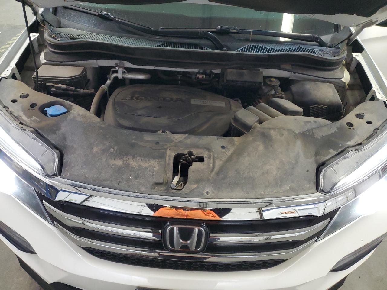 2017 Honda Pilot - Image 12