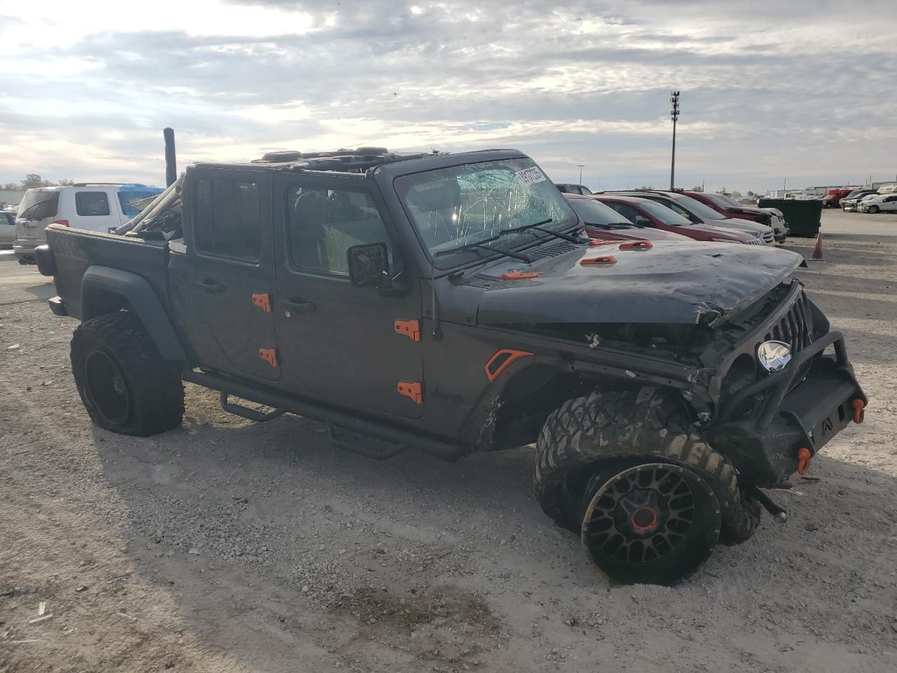 2020 Jeep Gladiator - Image 4