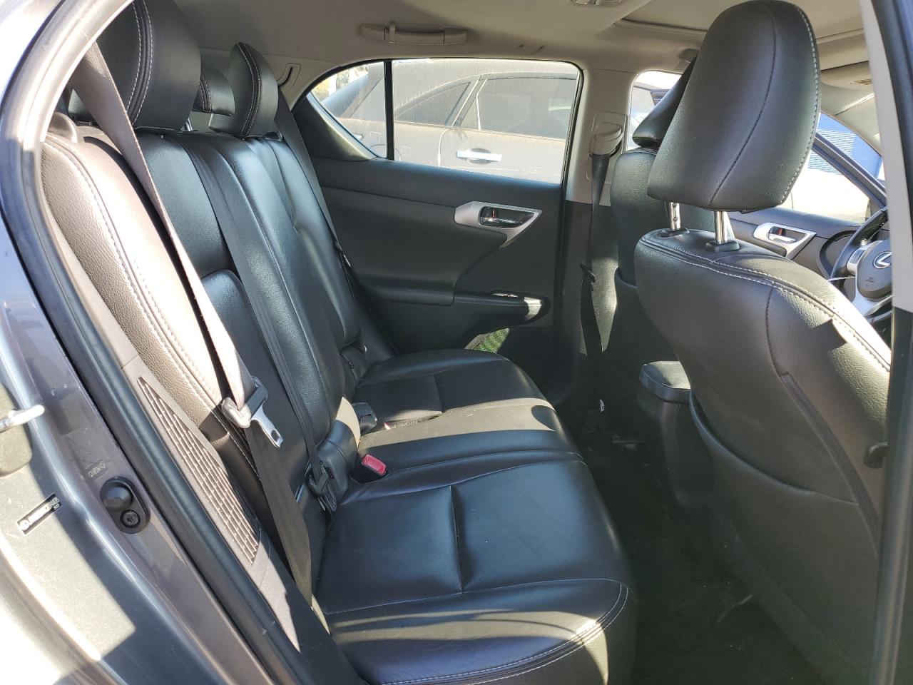 2012 Lexus CT - Image 10