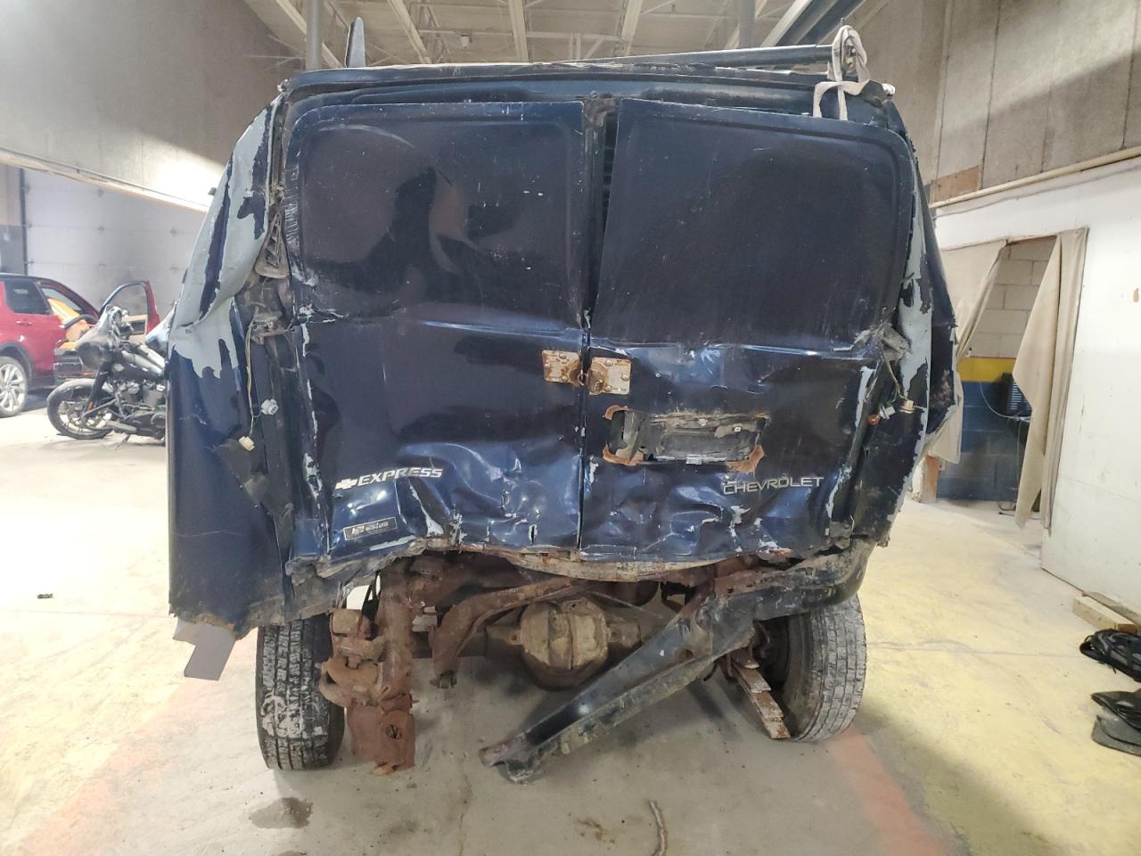 2003 Chevrolet Express - Image 6