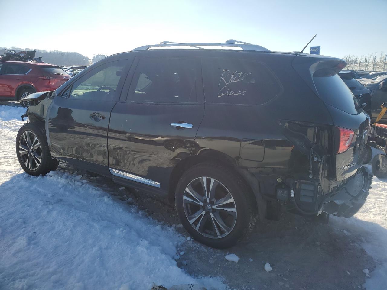 2018 Nissan Pathfinder - Image 2