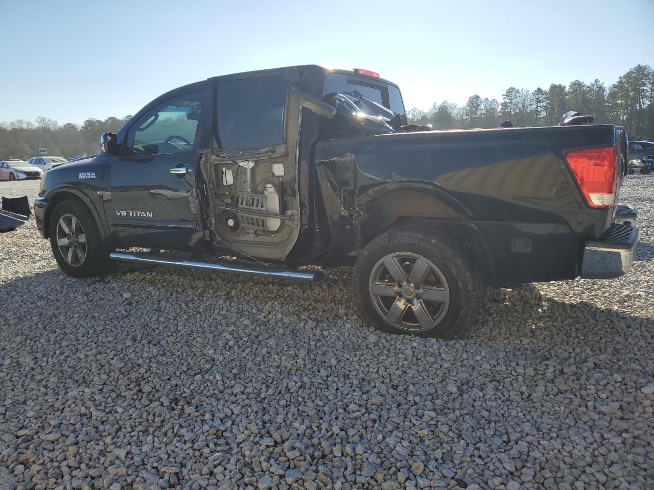 2010 Nissan Titan - Image 2