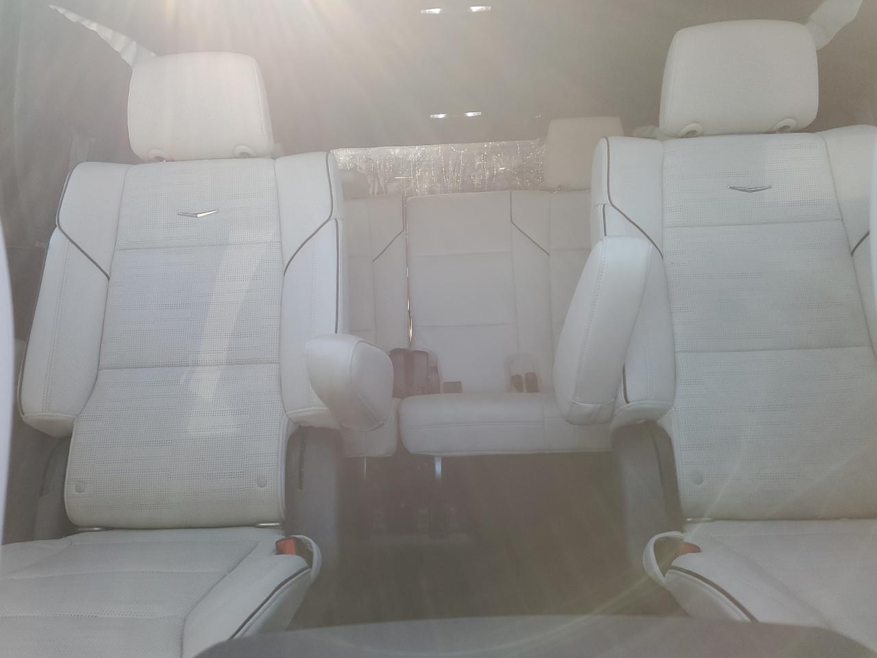 2021 Cadillac Escalade - Image 10