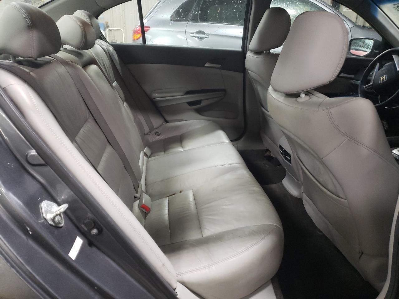2010 Honda Accord - Image 10
