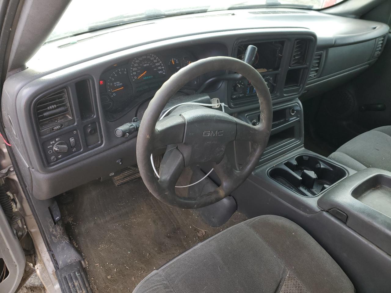 2005 GMC Sierra - Image 8