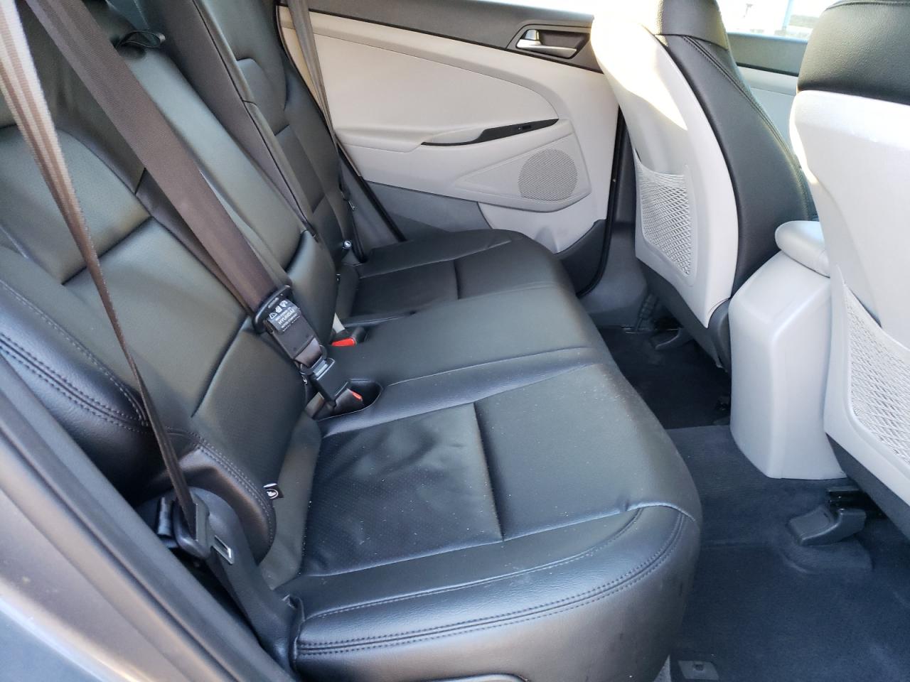 2017 Hyundai Tucson - Image 12