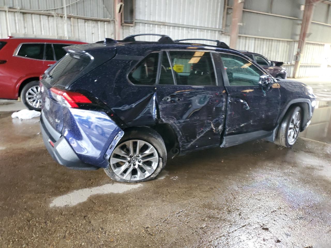 2019 Toyota RAV 4 - Image 3