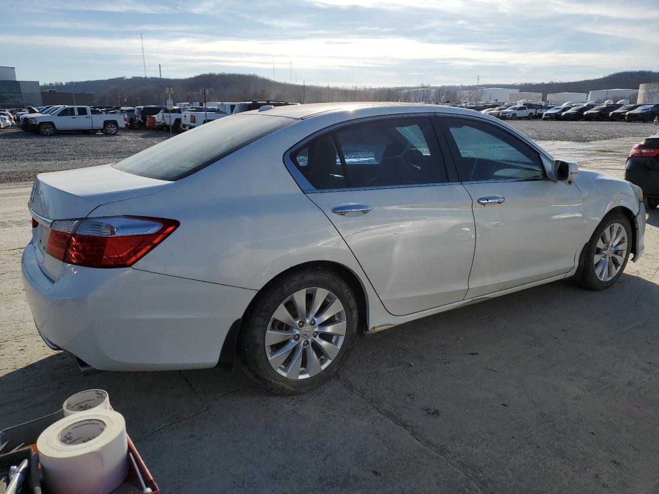 VIN 1HGCR2F81DA057224 2013 HONDA ACCORD no.3