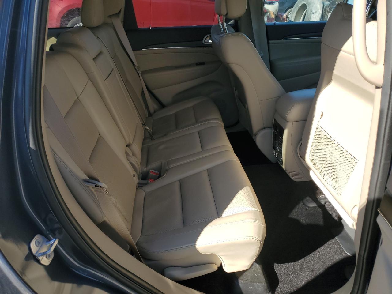 2020 Jeep Grand Cherokee - Image 11
