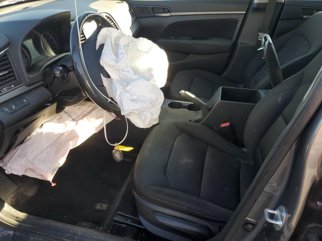 2018 Hyundai Elantra - Image 7