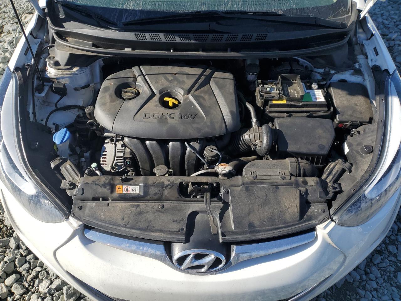 2016 Hyundai Elantra - Image 11