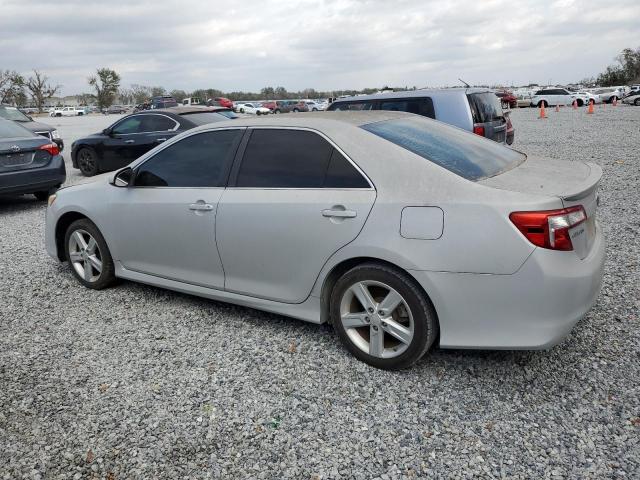  TOYOTA CAMRY 2014 Srebrny