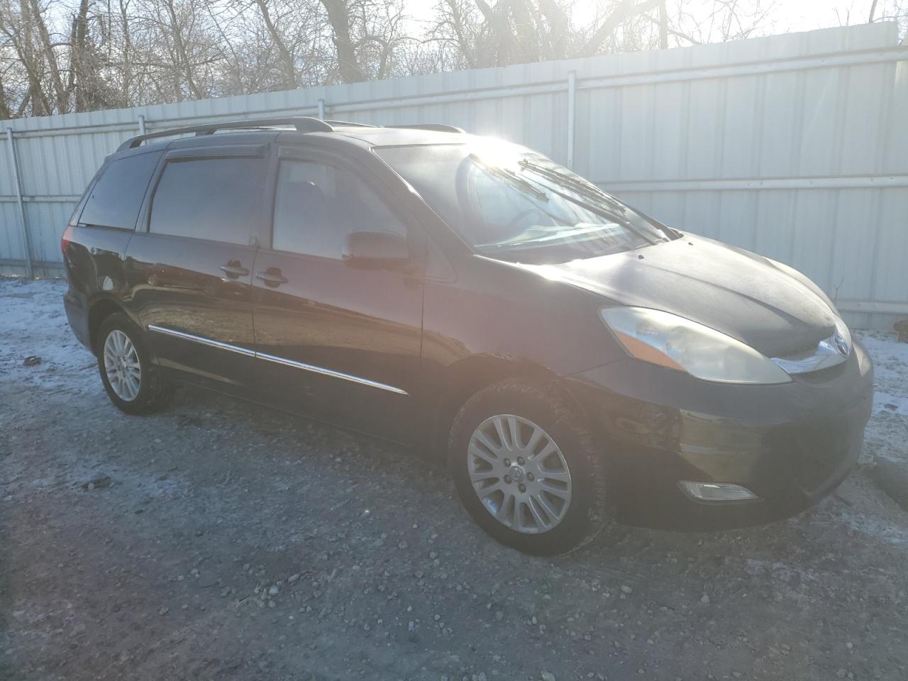 2009 Toyota Sienna - Image 4