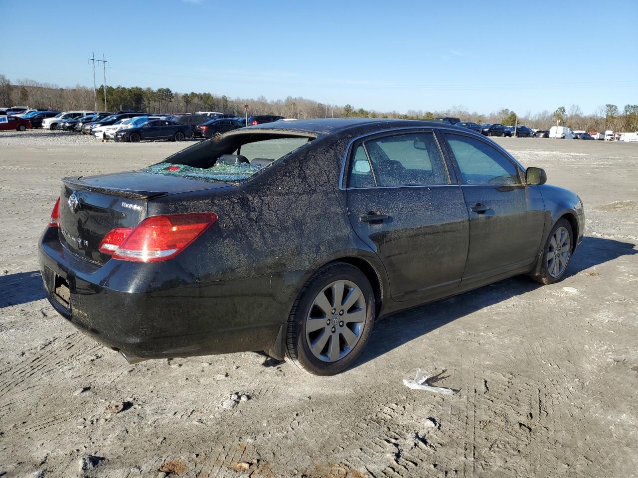 2005 Toyota Avalon - Image 3