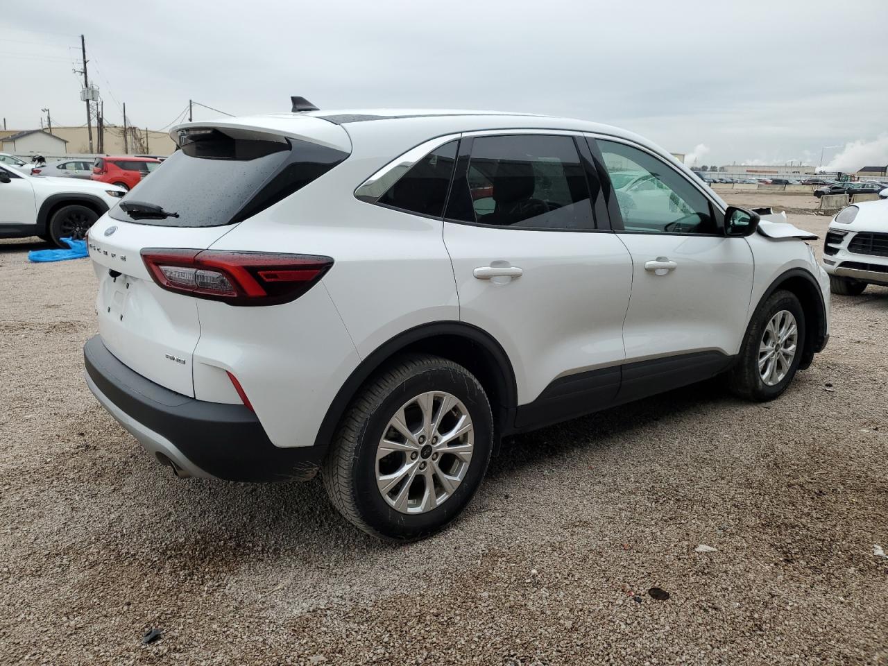 2023 Ford Escape - Image 3
