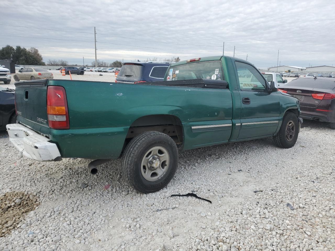 2000 Chevrolet Silverado - Image 3