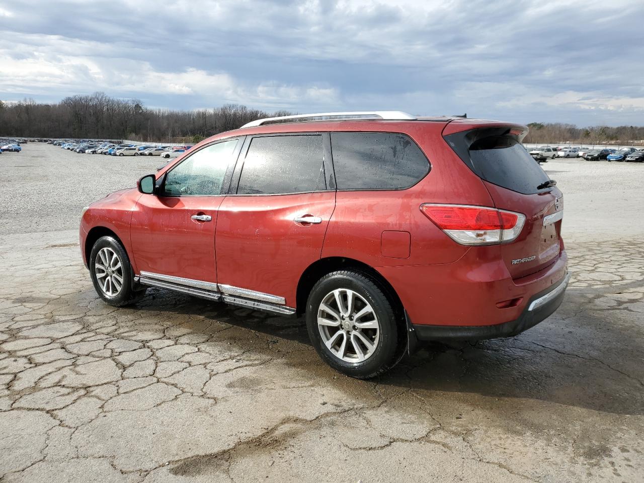 2013 Nissan Pathfinder - Image 2