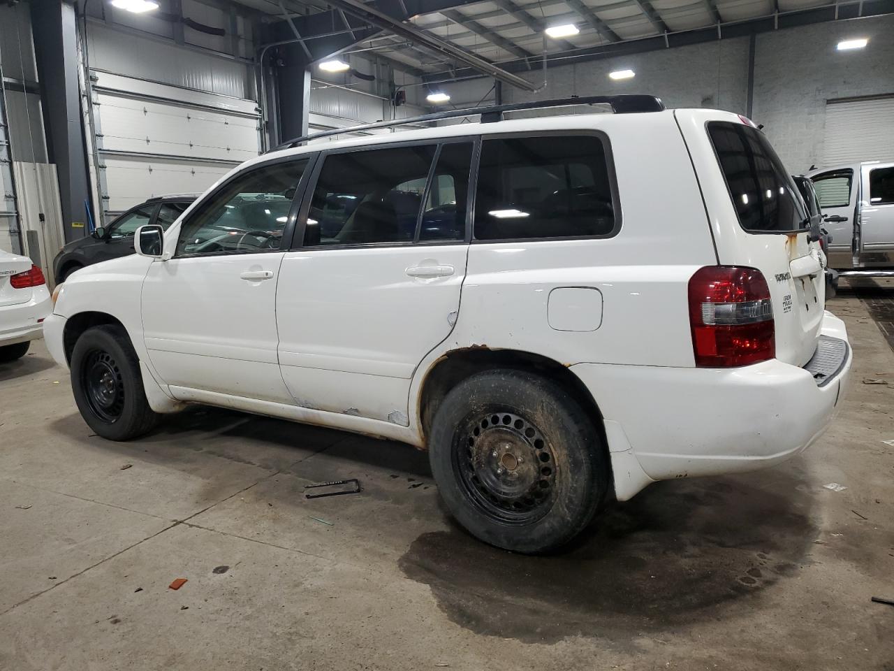 2004 Toyota Highlander - Image 2