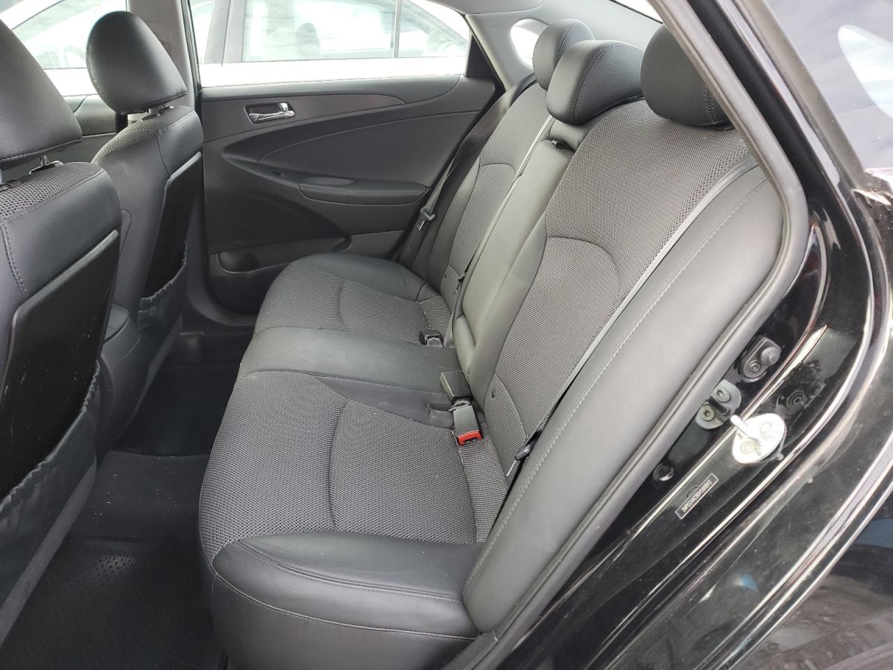 2013 Hyundai Sonata - Image 10