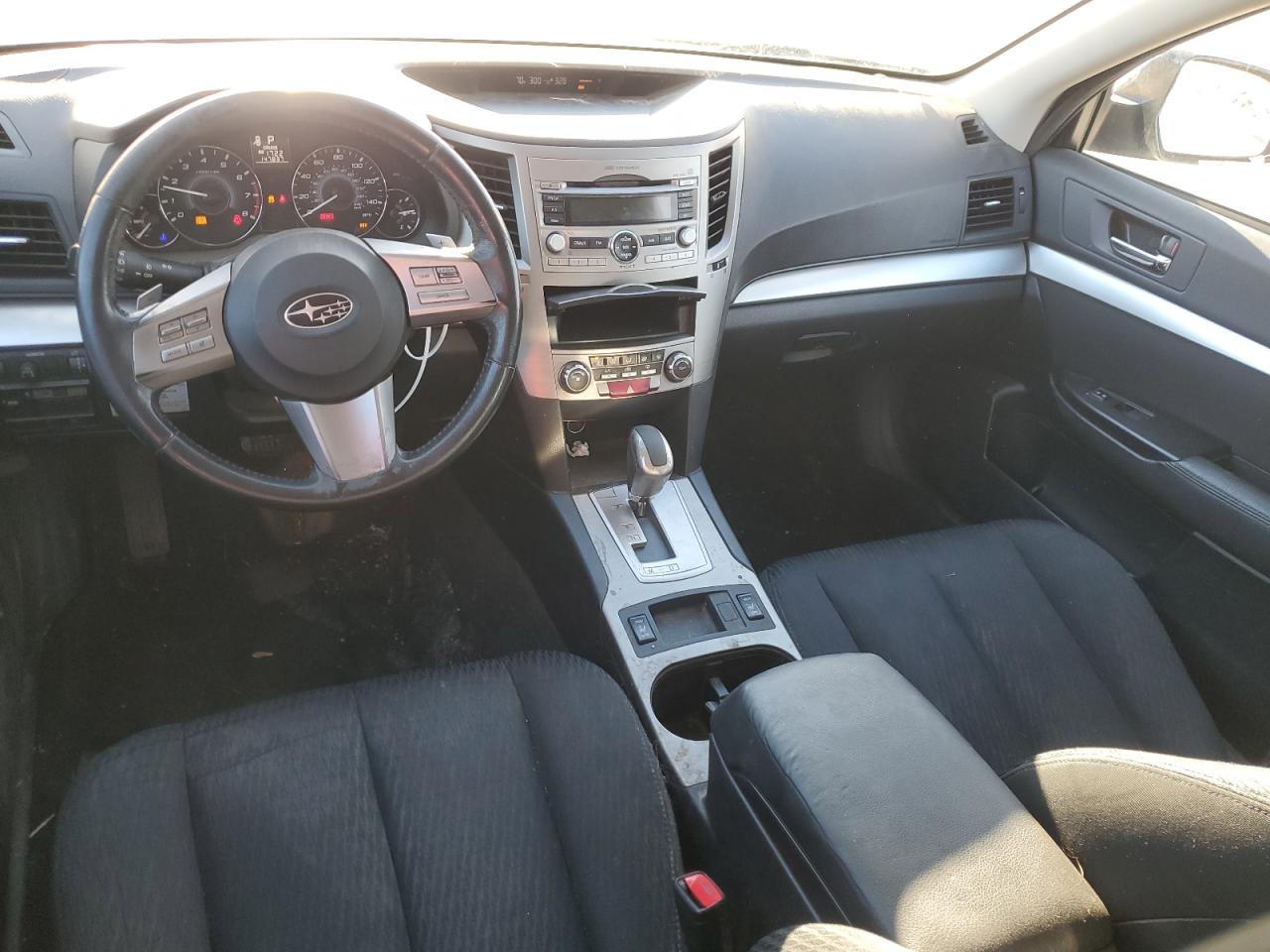 2010 Subaru Outback - Image 8