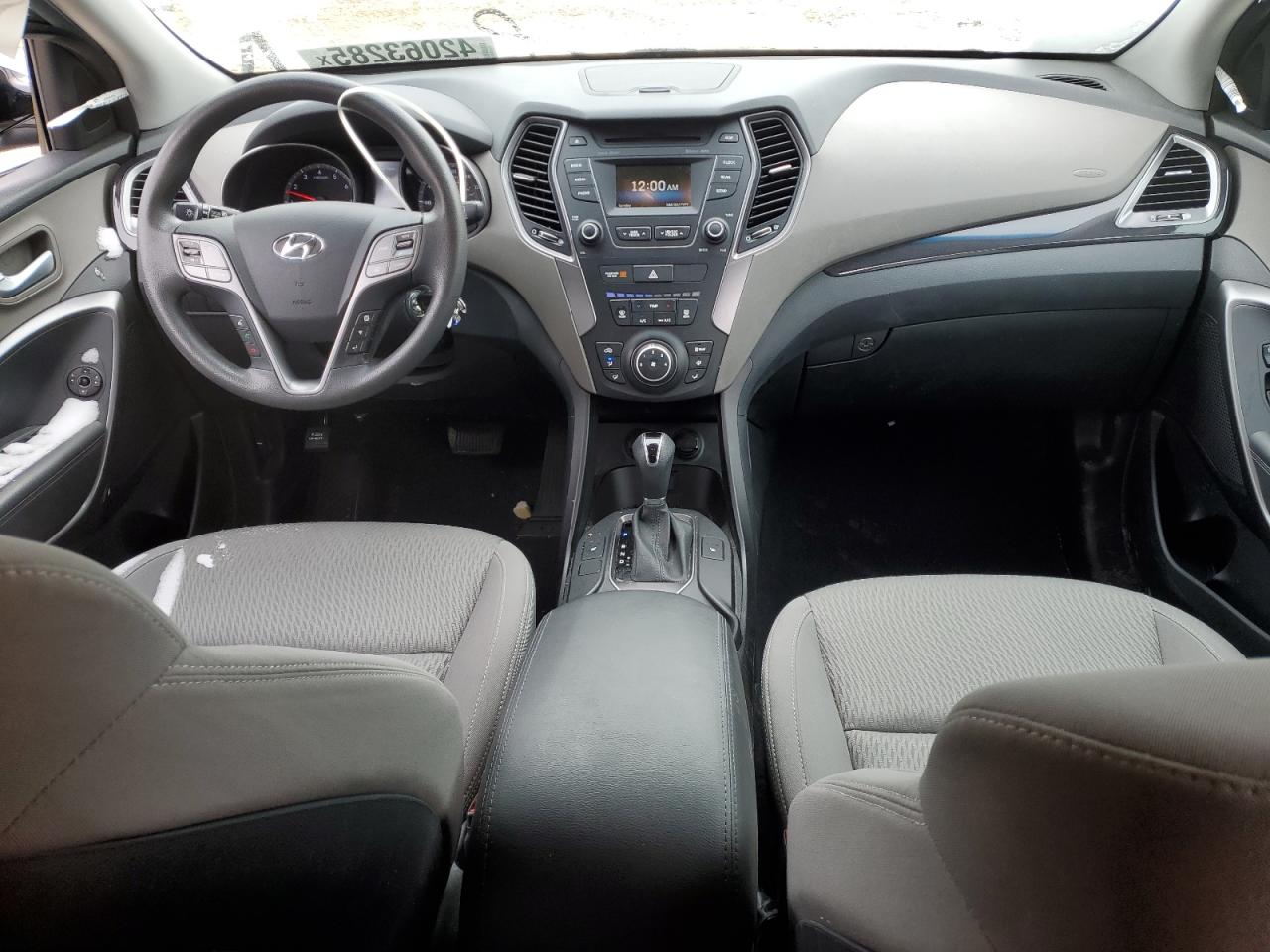 2016 Hyundai Santa Fe - Image 8