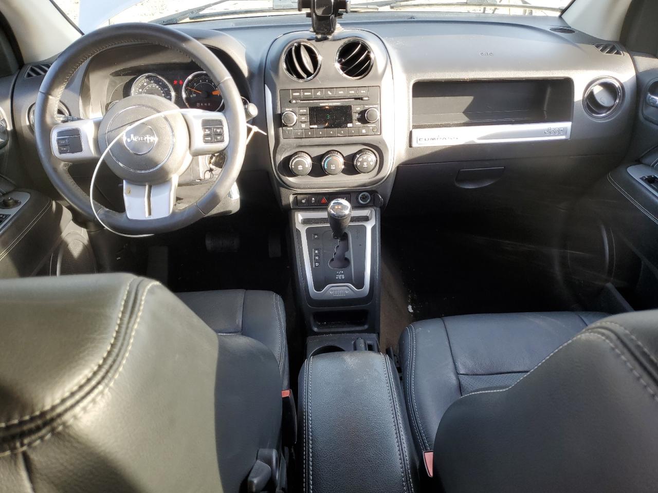 2015 Jeep Compass - Image 8