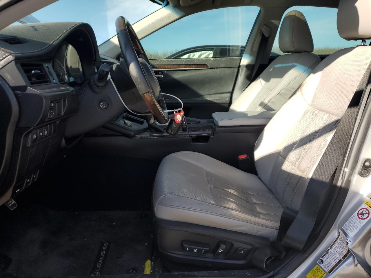 2016 Lexus ES - Image 7
