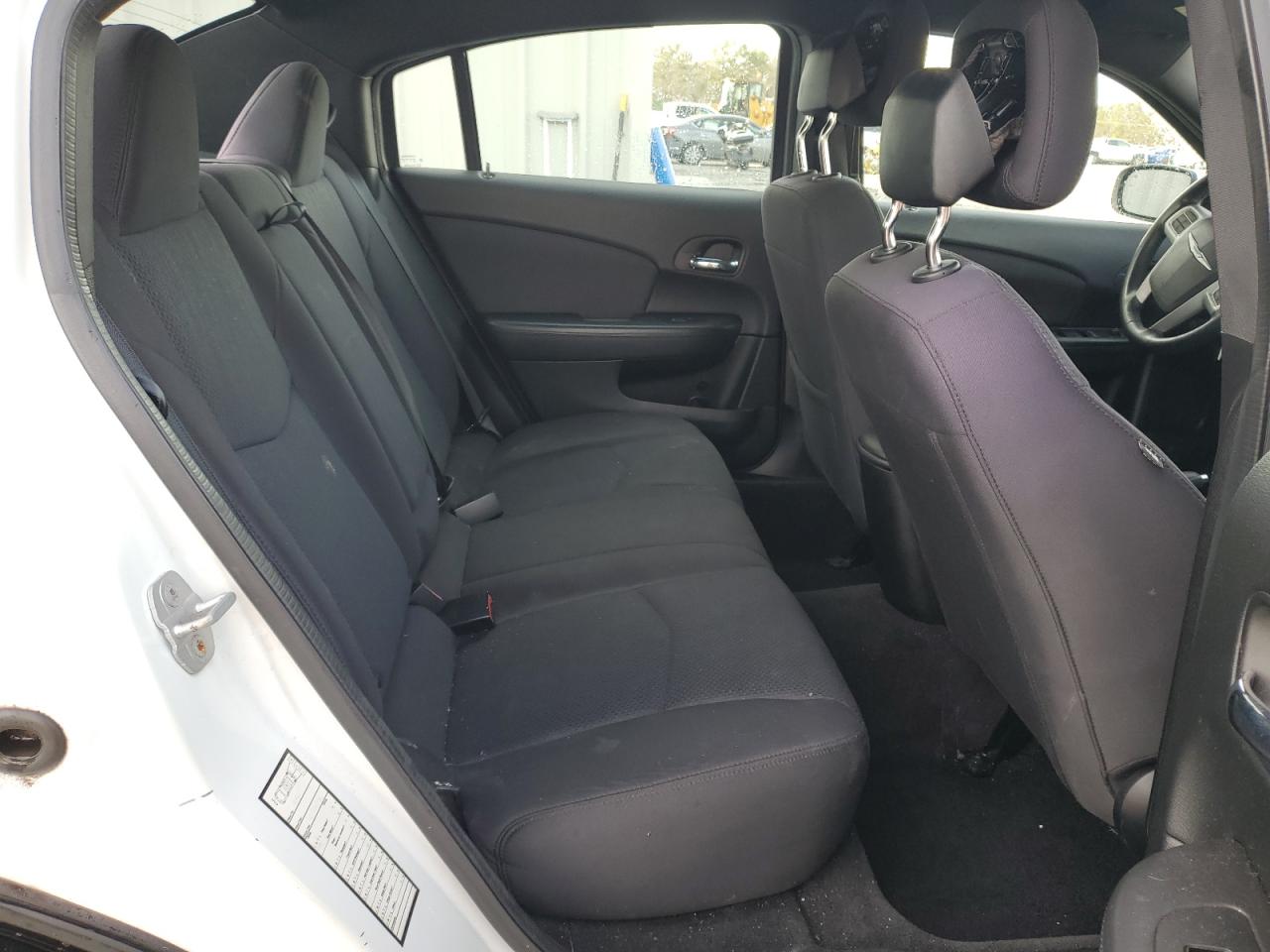2013 Chrysler 200 - Image 10
