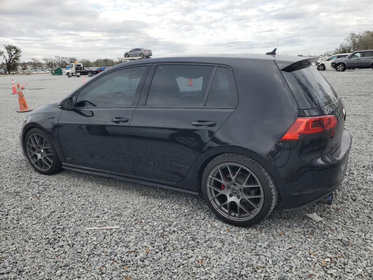 2017 Volkswagen GTI - Image 2