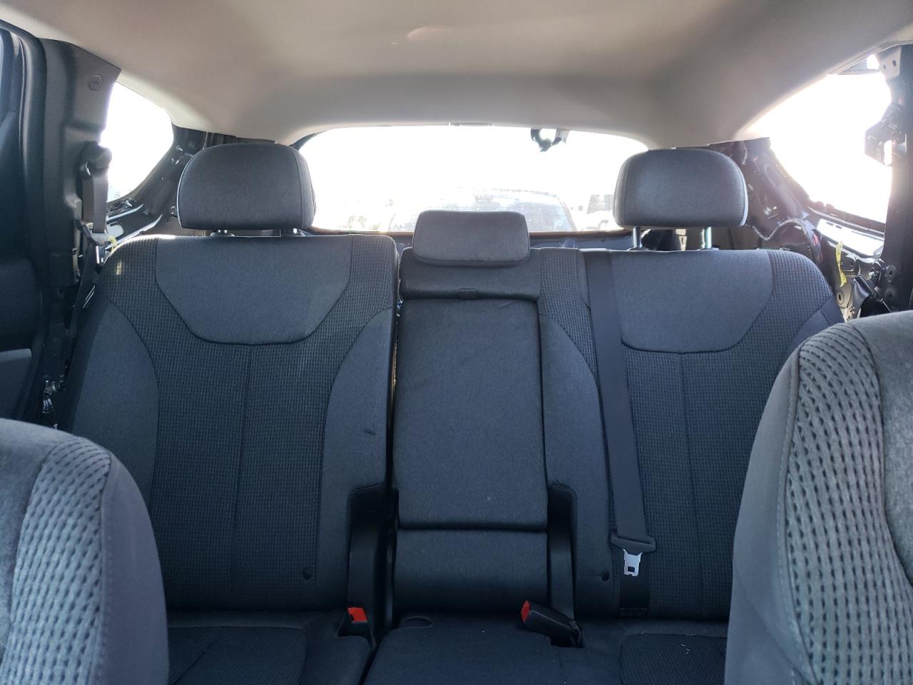 2020 Hyundai Santa Fe - Image 10
