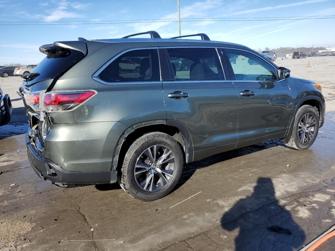 2016 Toyota Highlander - Image 3