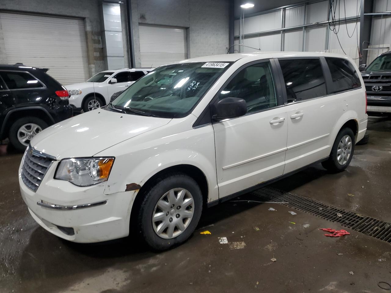 2009 Chrysler Town & Country - Image 1