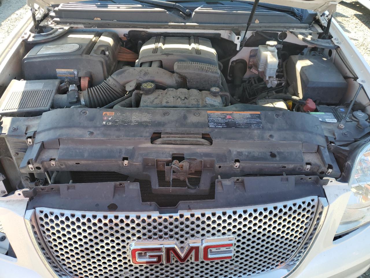 2013 GMC Yukon - Image 12